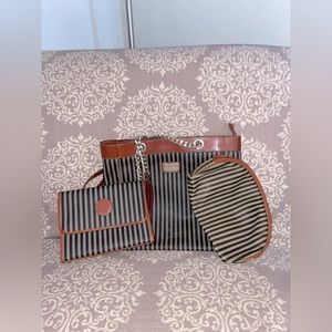 ‘BOOTS N BAGS’ PURSE, WALLET & MAKEUP BAG BUNDLE!